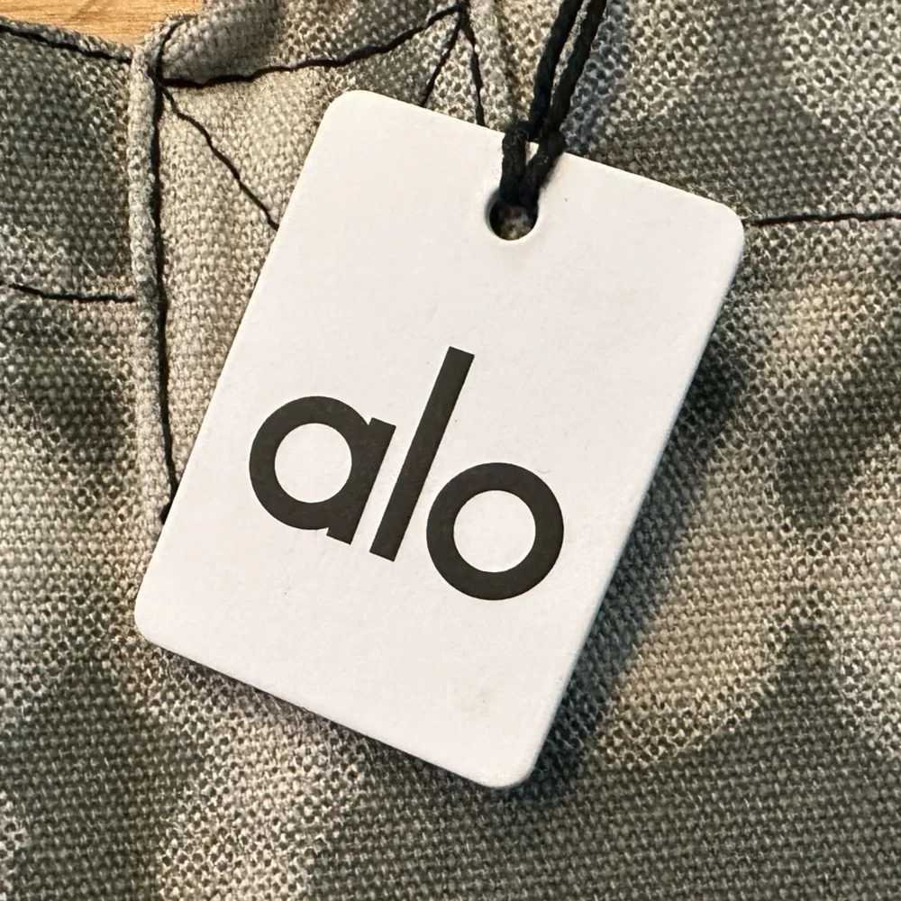 ALO | Yoga Large Tote Bag| NWT - Picture 5 of 7